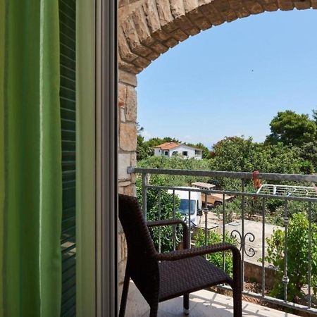 Krknjasi Hotel Veliki Drvenik Buitenkant foto