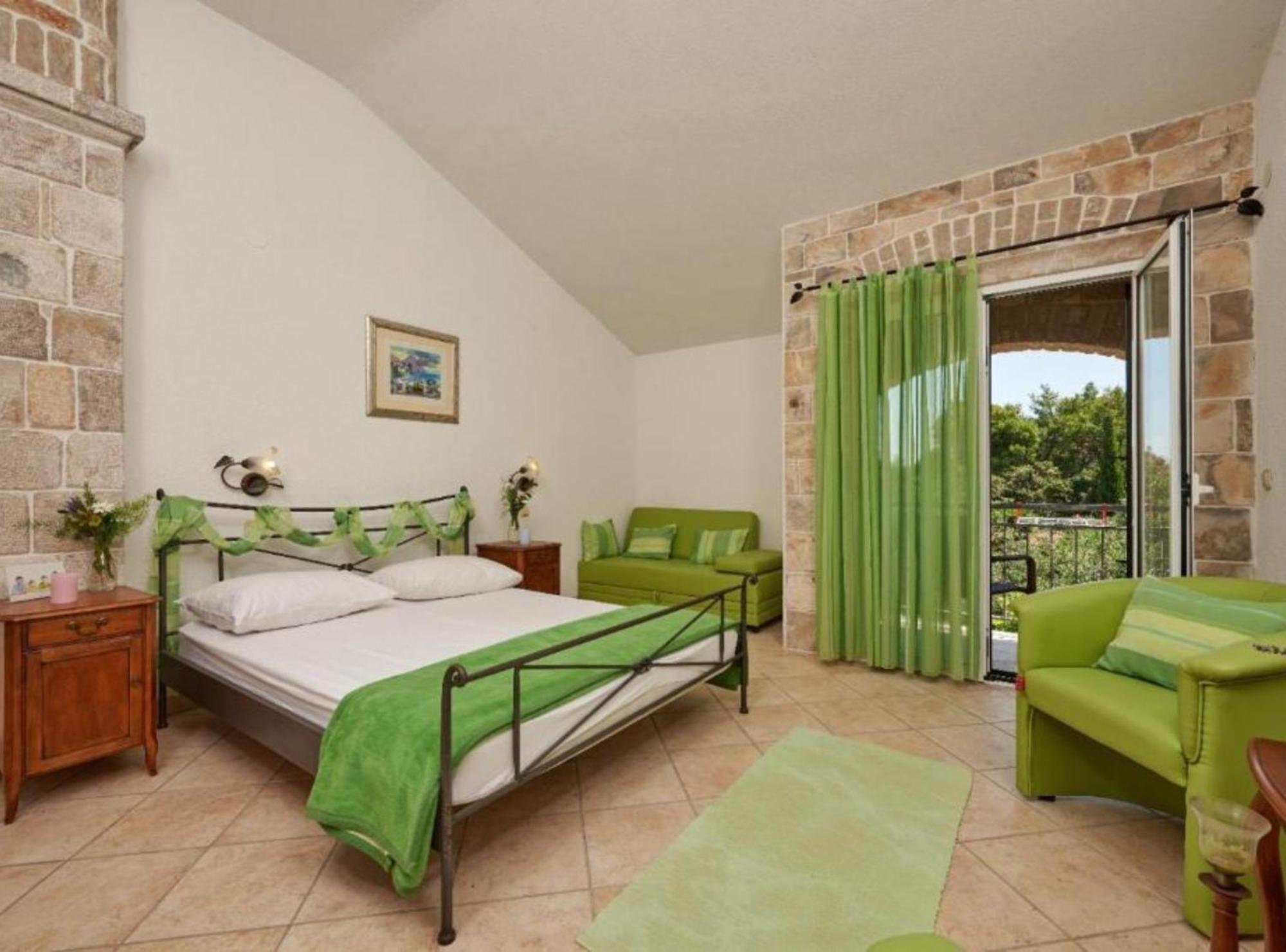 Krknjasi Hotel Veliki Drvenik Buitenkant foto